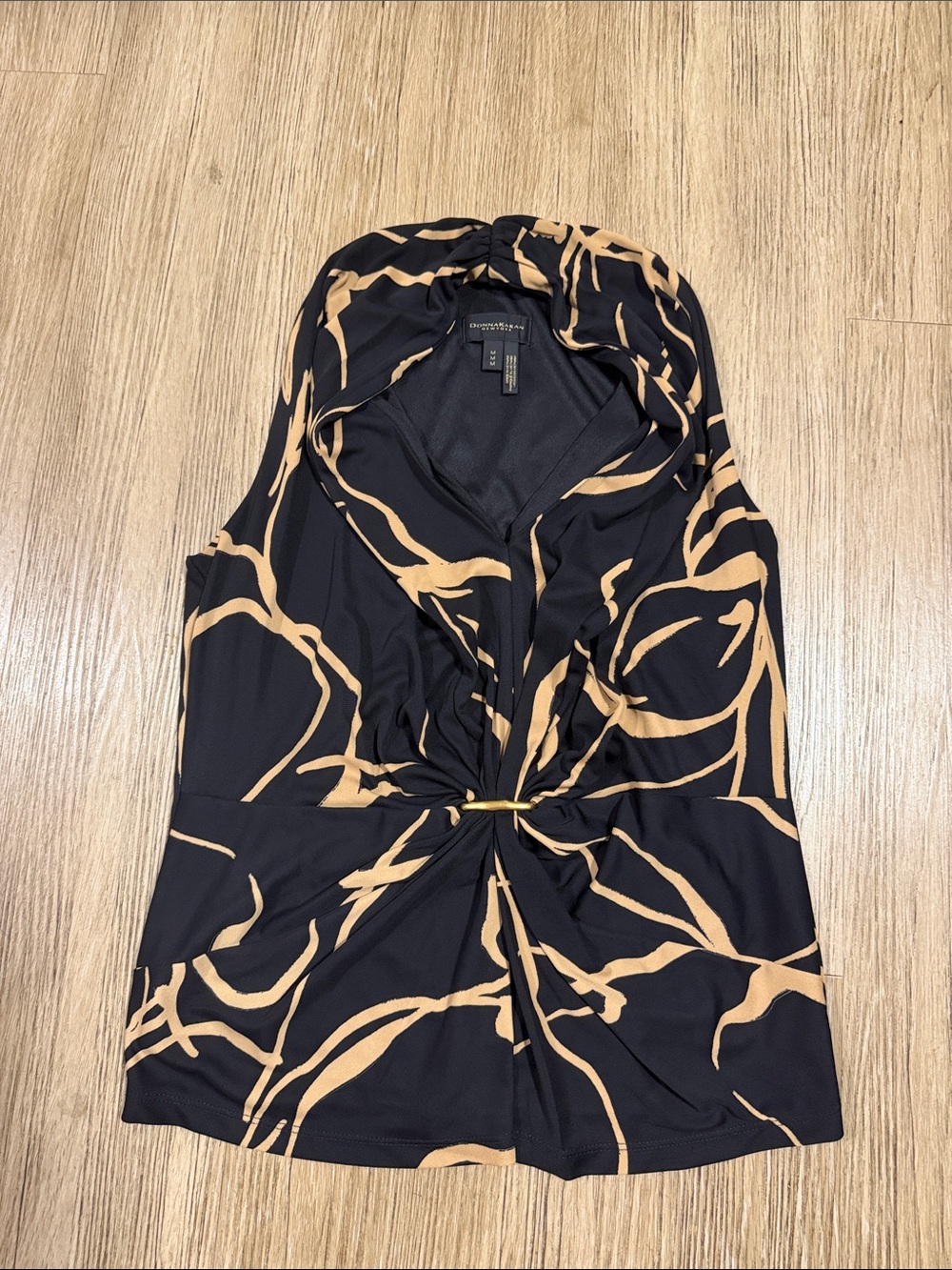 Donna Karan Black & Tan Twist-Front top M